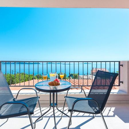 Apartments Villa Made 4U 米利尼 外观 照片