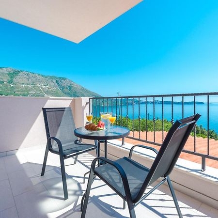 Apartments Villa Made 4U 米利尼 外观 照片