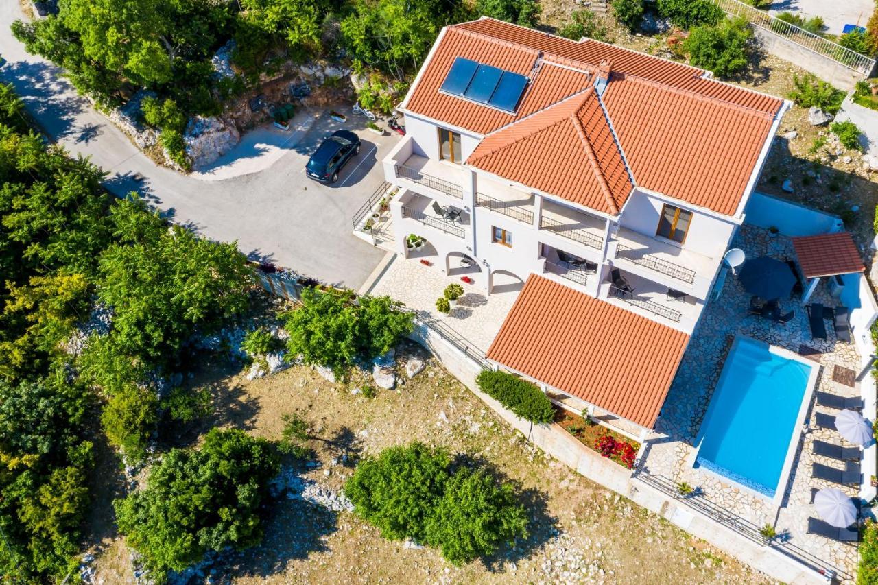 Apartments Villa Made 4U 米利尼 外观 照片