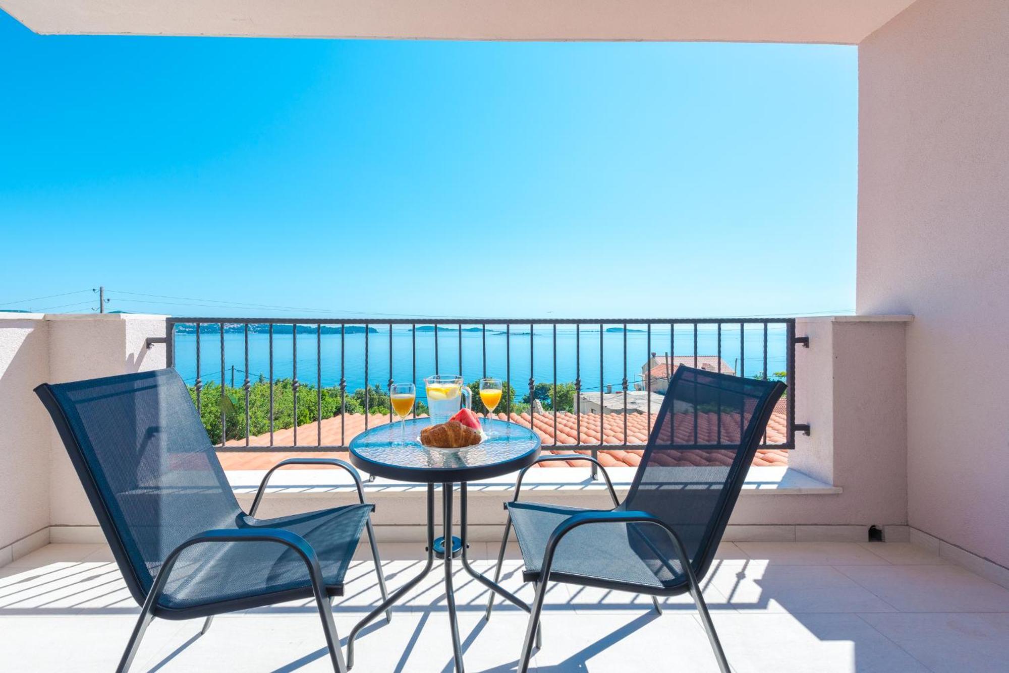 Apartments Villa Made 4U 米利尼 外观 照片